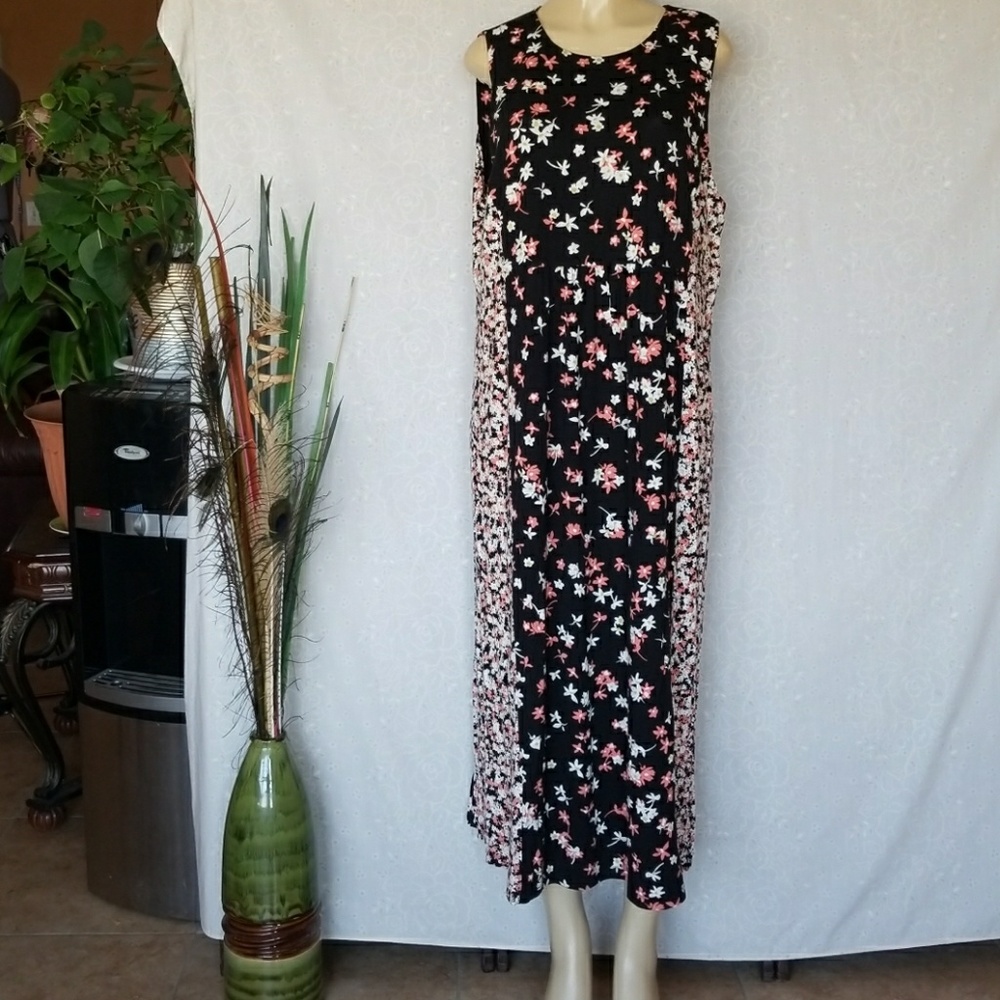 NWT-J.JILL FLAWERED  MAXI DRESS !!!!